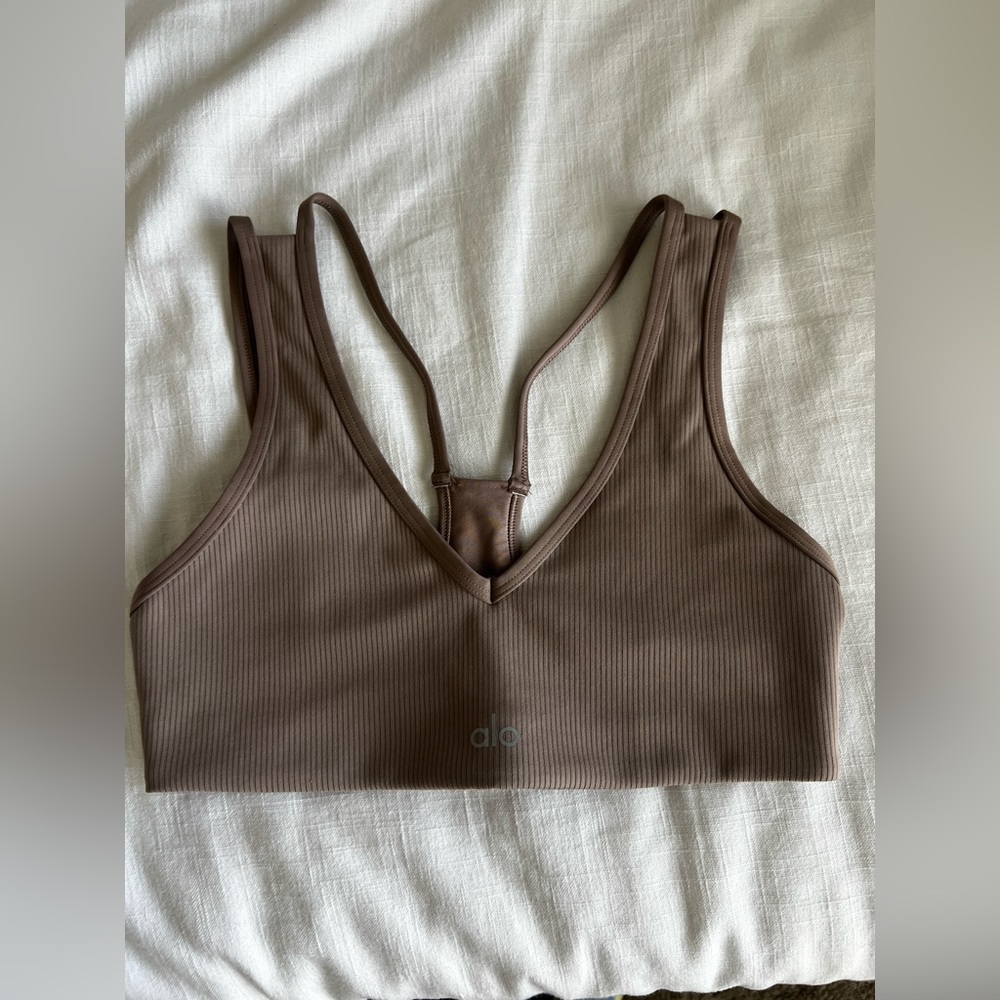 Alo airlift ribbed jump start bra in taupe